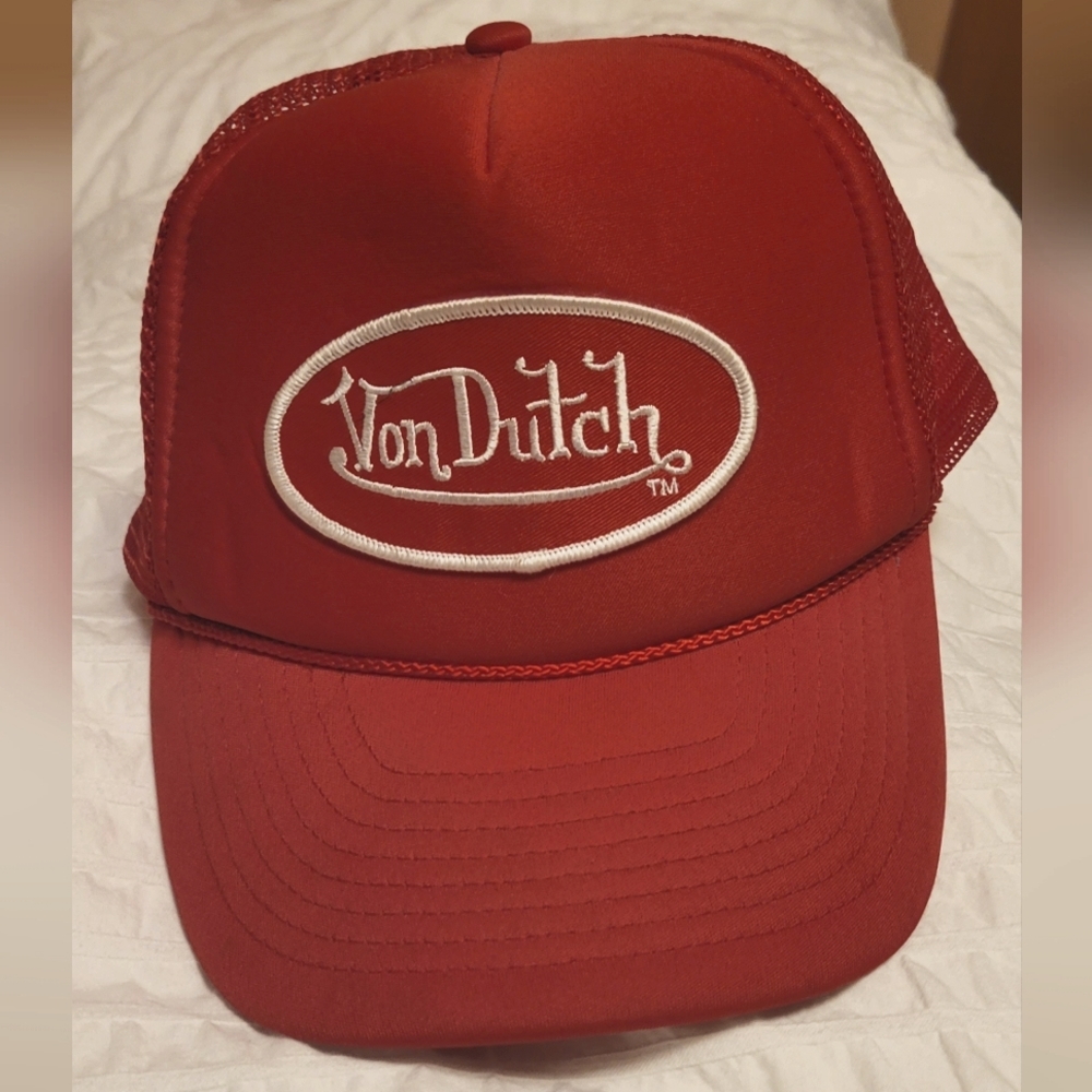 Von Dutch red trucker hat mesh vintage
